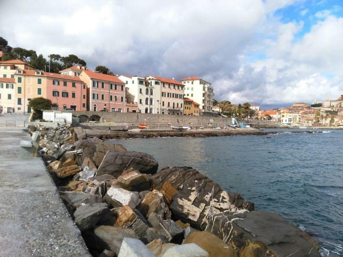 Lovely Renovated Apartment Near Dolcedo Luaran gambar